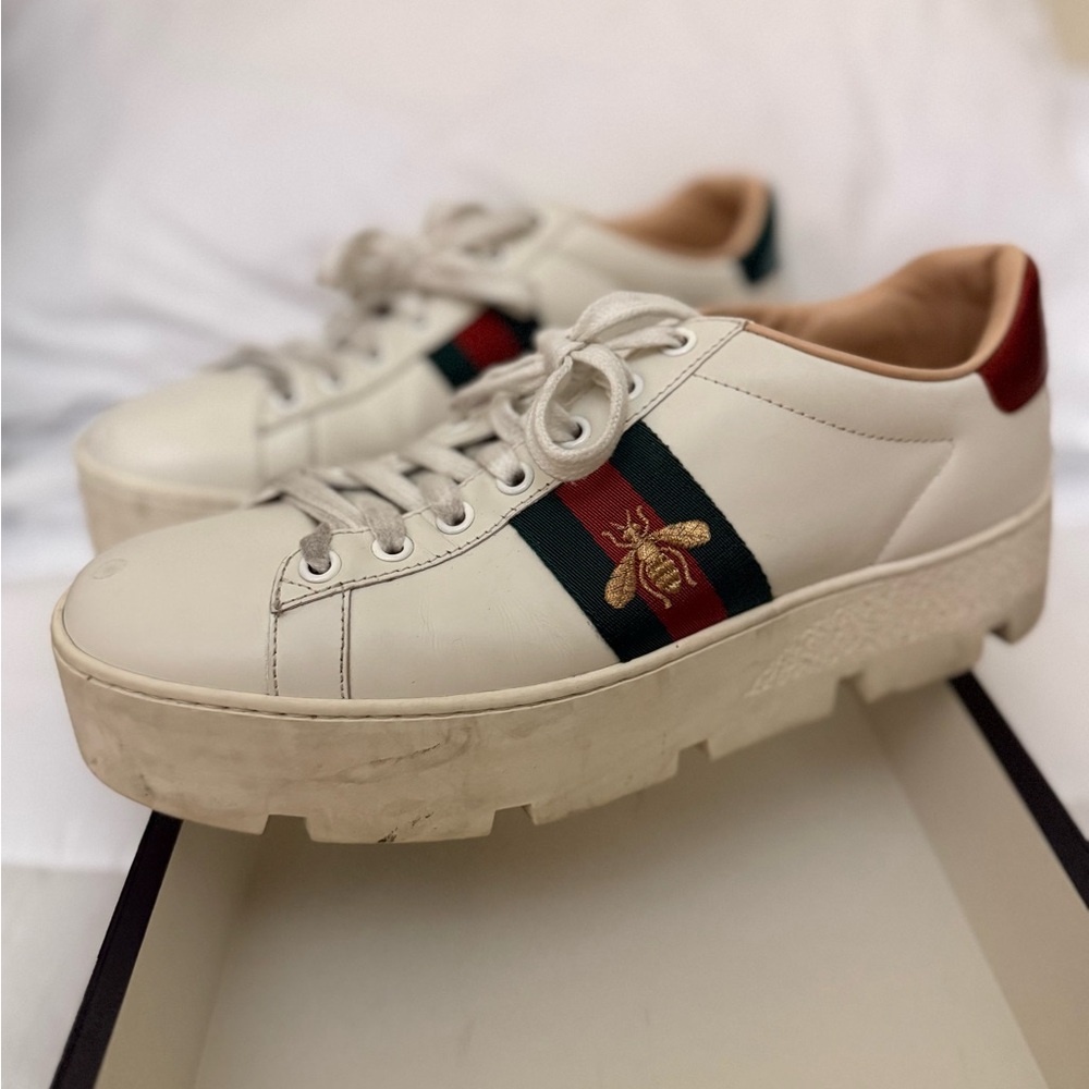 Gucci Calfskin Web Bee Embroidered Womens Ace Platform Sneakers 39 White